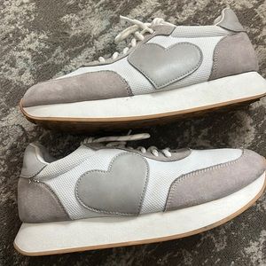 Girls size 5 athletic heart shoes